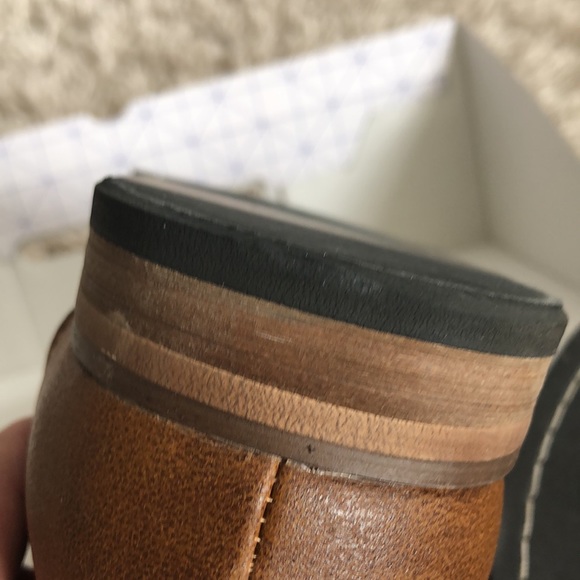 almost new brown call it spring boots worn 3 times.  In perfect condition. - Picture 10 of 11